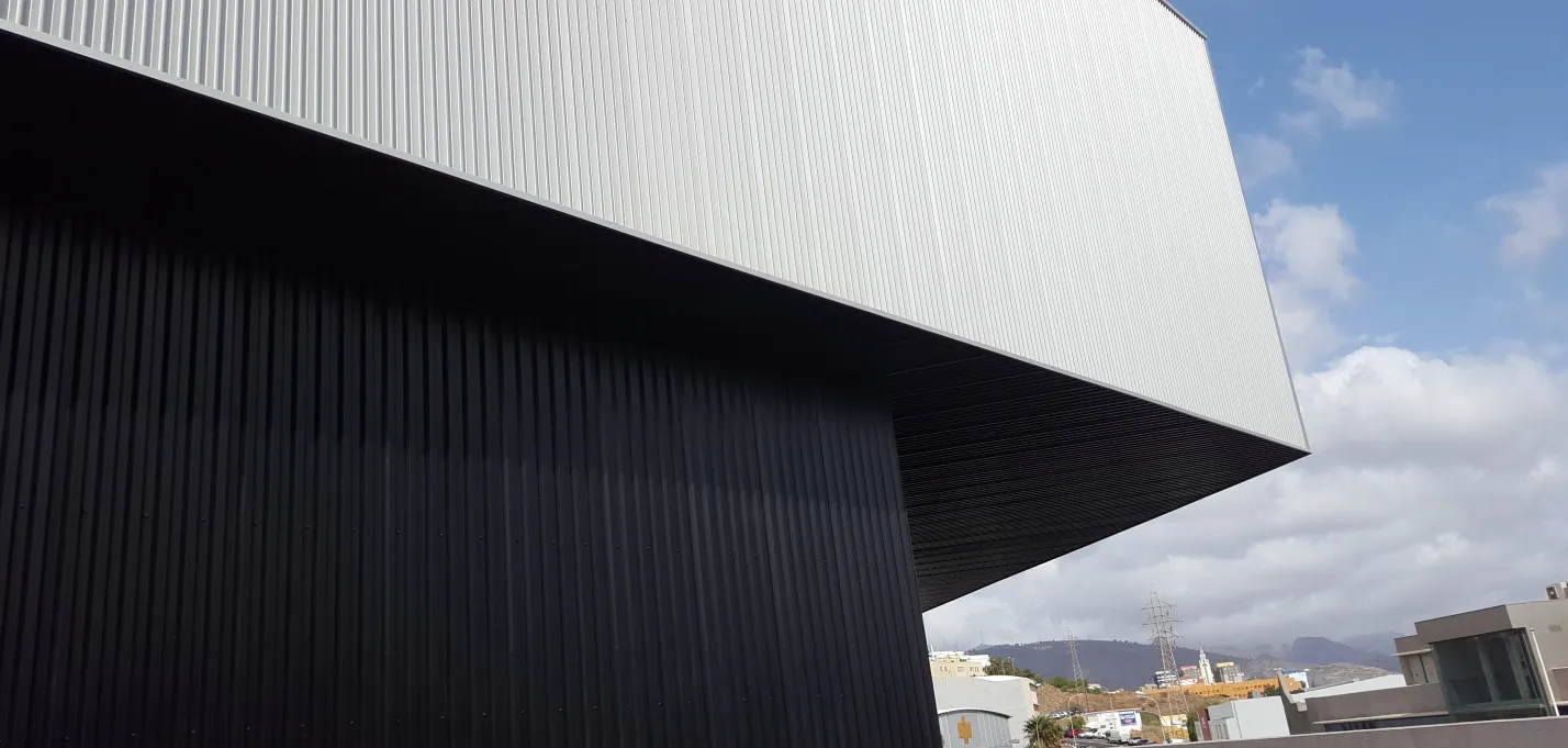 DHL CENTER-791_buildingCompressFormat